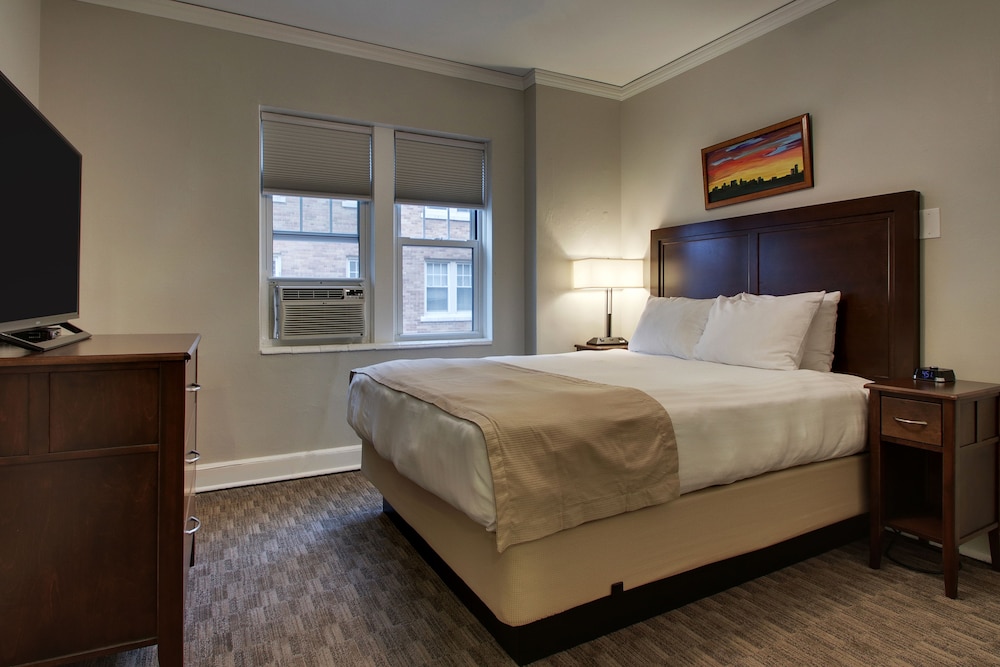 2 BEDROOMS, EXECUTIVE, SUITE, CITY VIEW