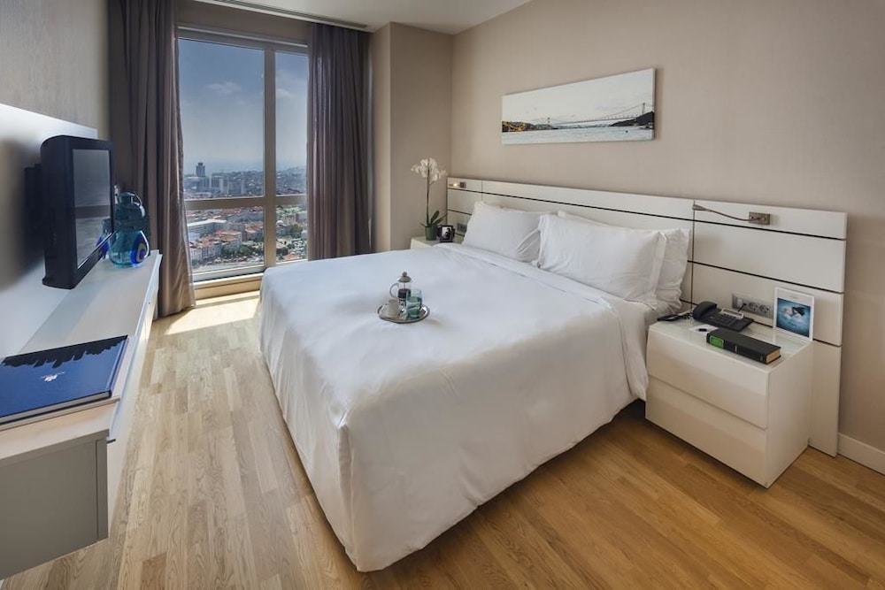 Anthill Suites 18/56