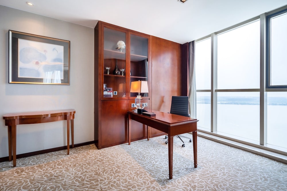 CROWNE PLAZA ZHENJIANG 49/76