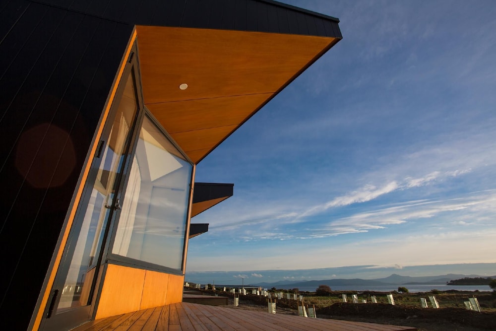 Bruny Island Escapes 6/69