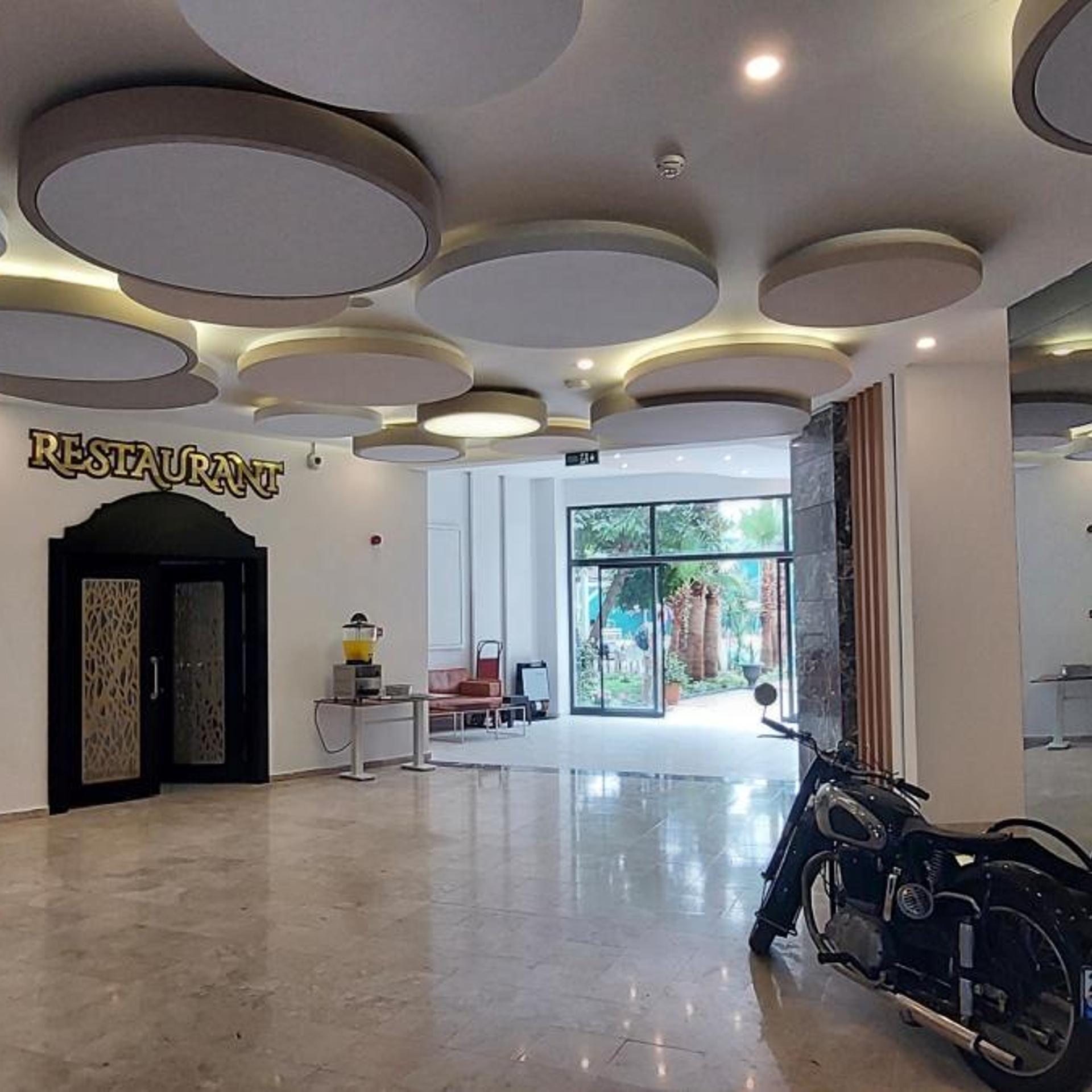 UK HOTEL KIRIS 10/50