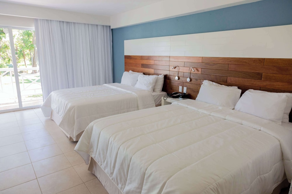 Viva Fortuna Beach by Wyndham A Trademark All Inclusive 34/68