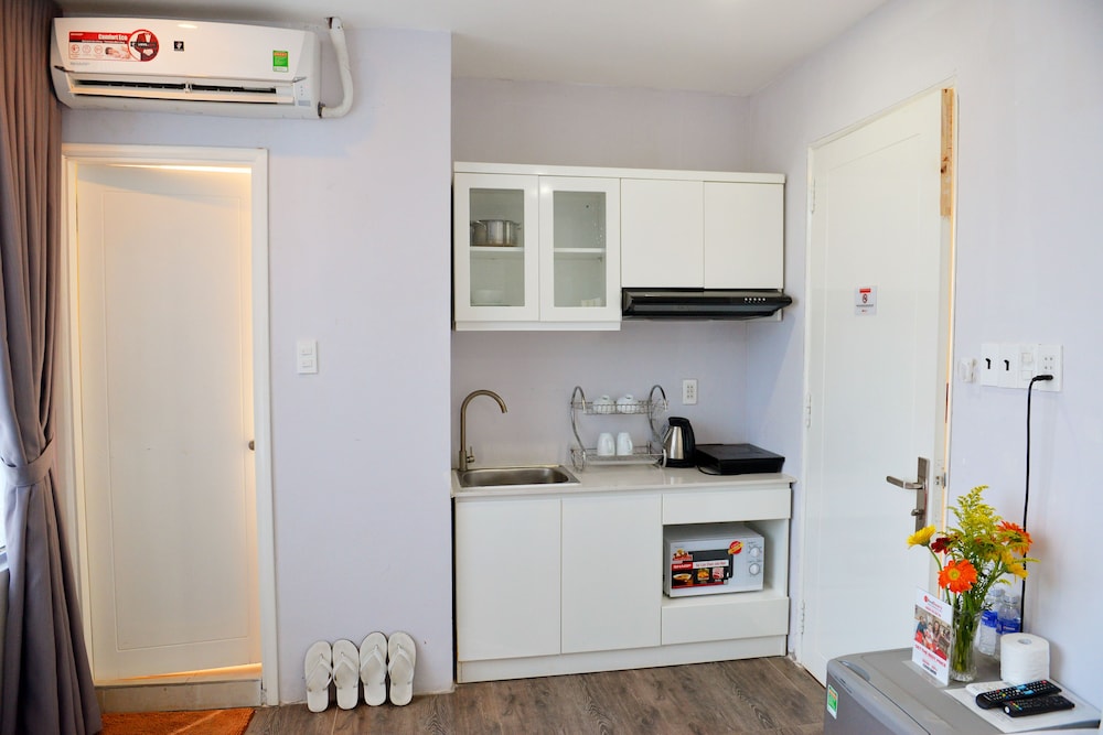 King Apartment 2/13