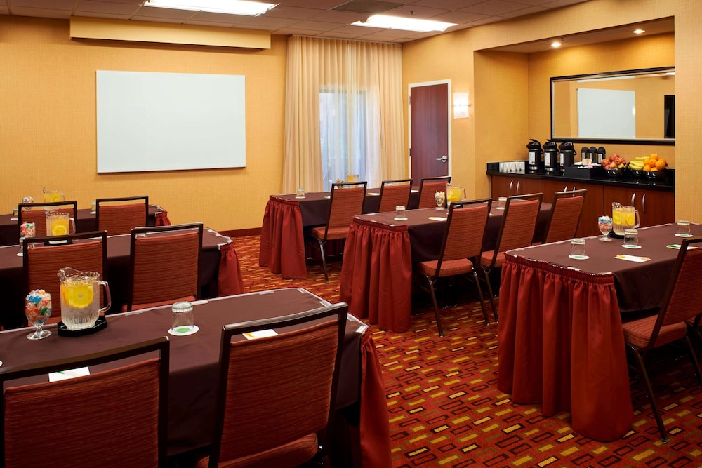 Comfort Inn and Suites Arlington Heights Wilke Rd 54/69
