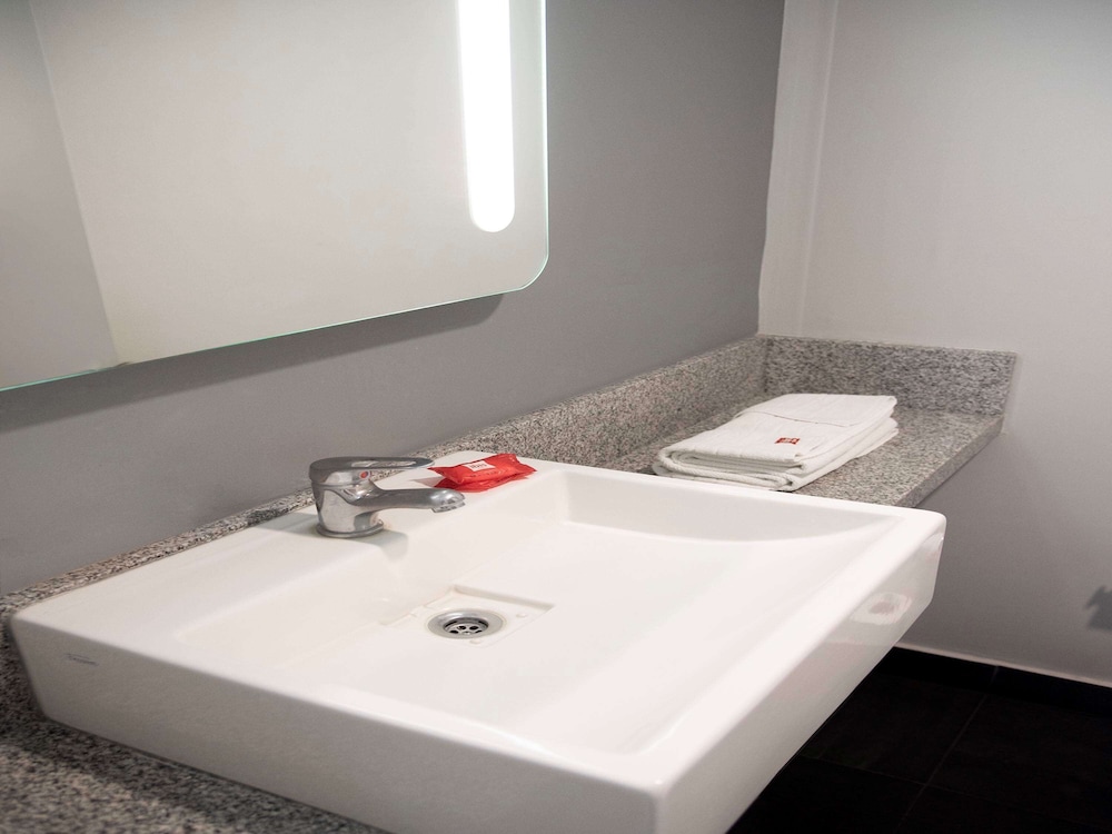 Ibis Pilar 45/63