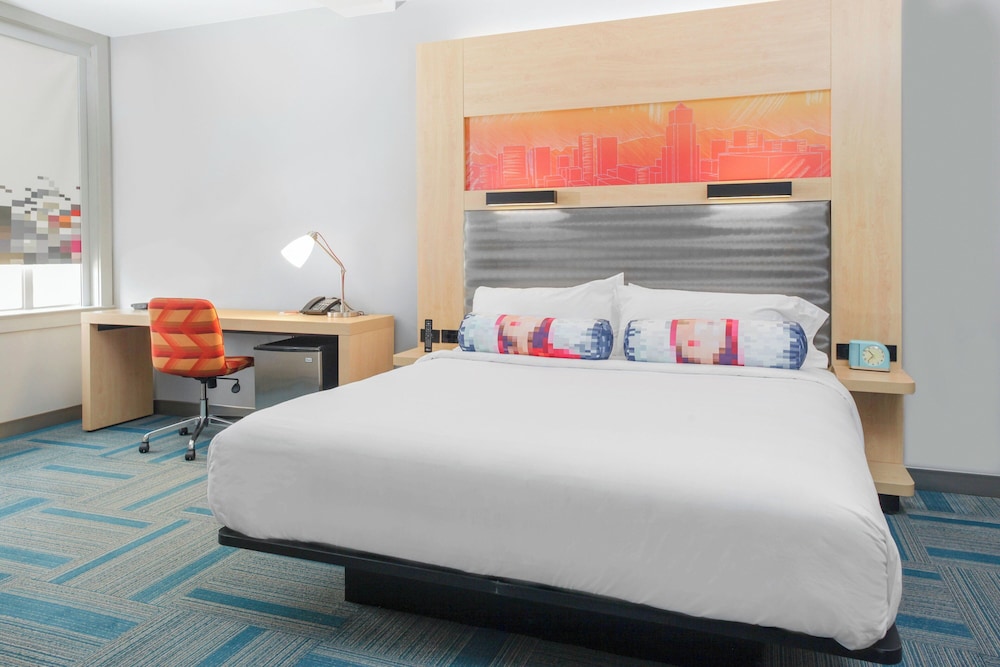 Aloft, King Bed