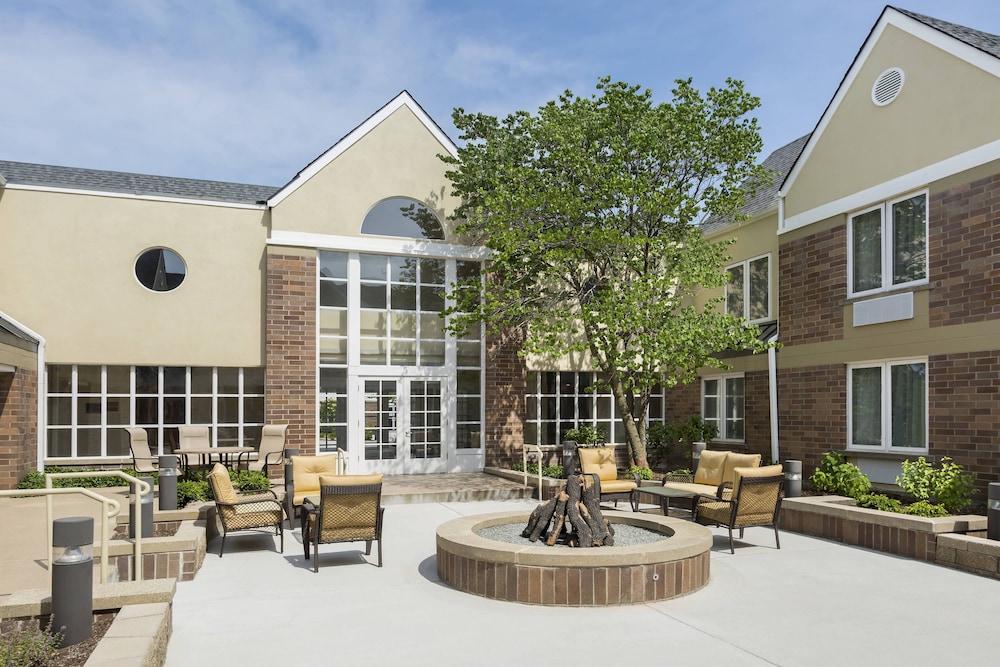Four Points By Sheraton Buffalo Grove 26/27