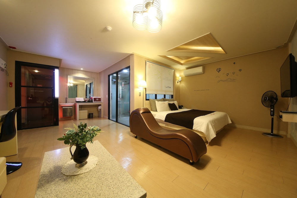 Time Hotel 32/74