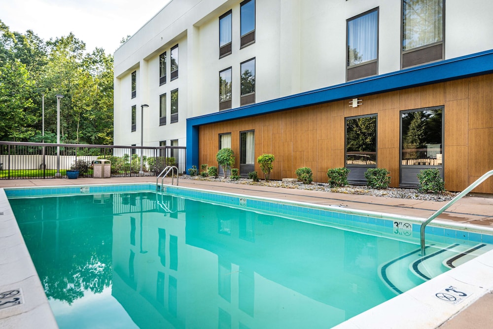 Hampton Inn Waldorf 5/47
