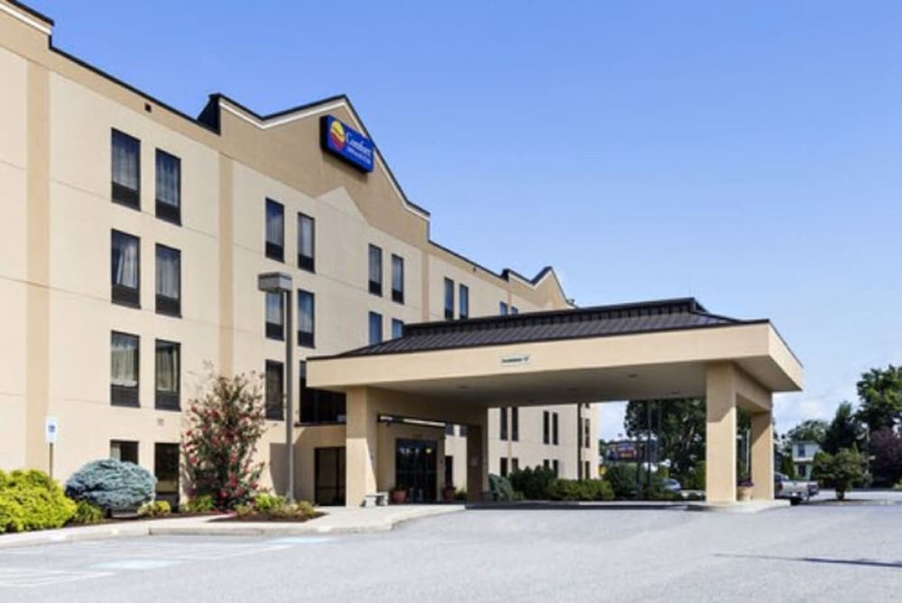 Comfort Inn and Suites York, PA 3/44
