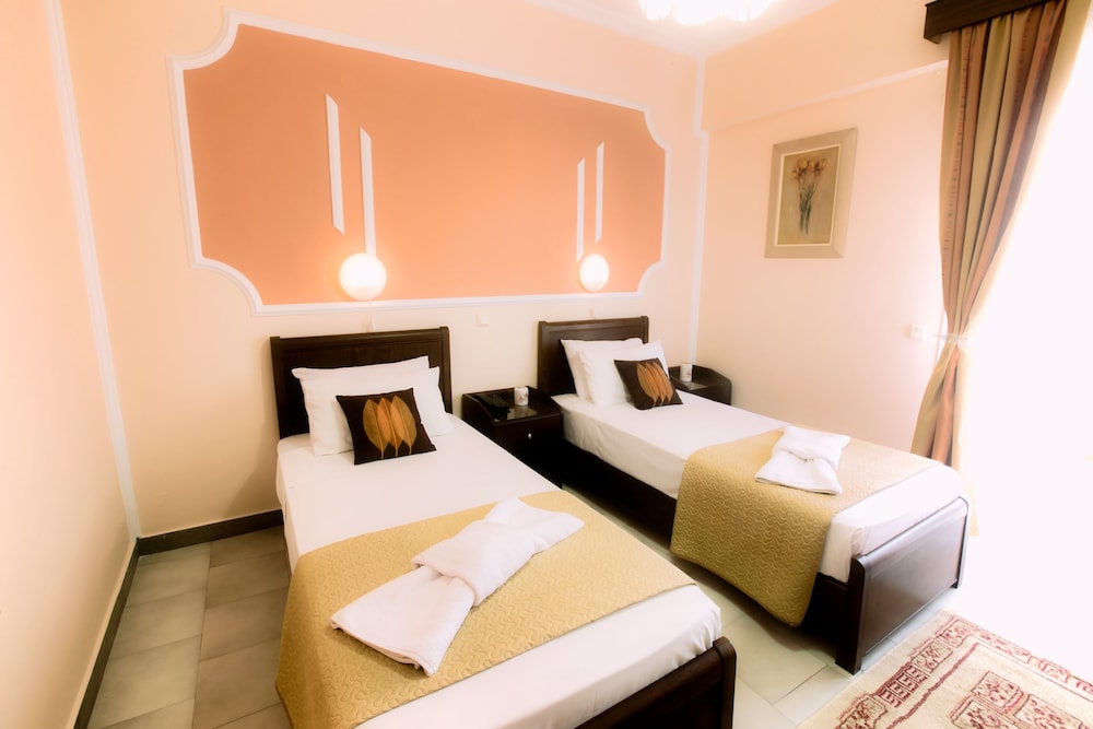 STANDARD, DOUBLE OR TWIN BED