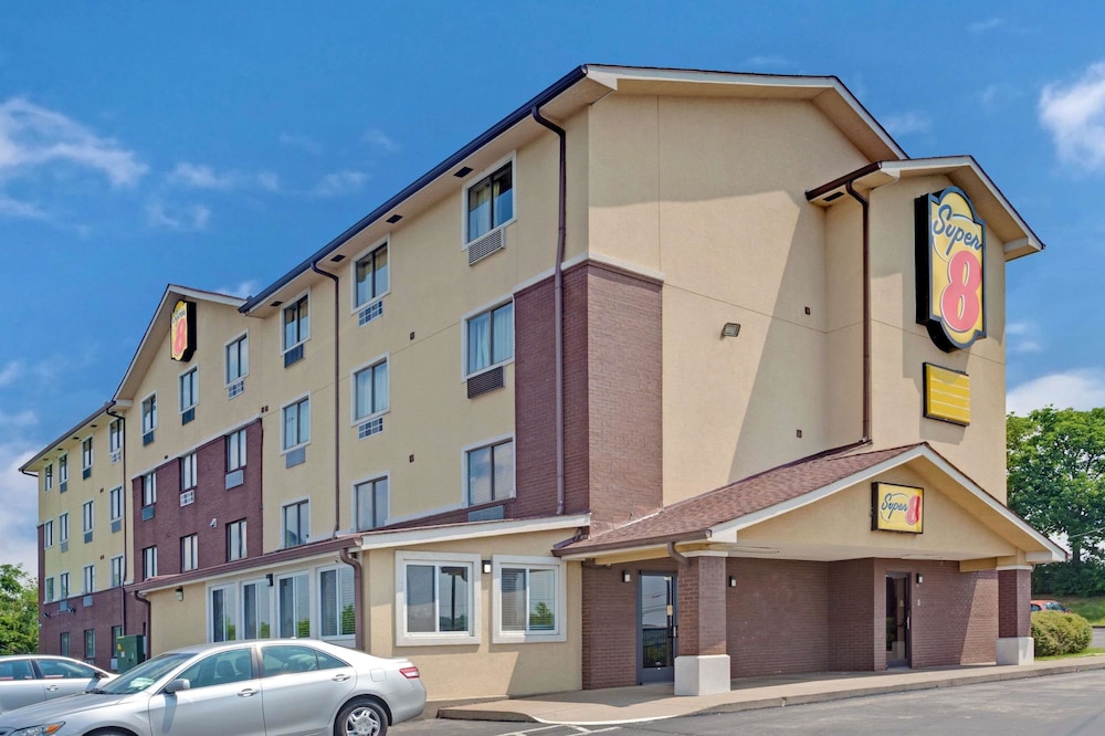 Super 8 By Wyndham Nashville/ Dntn/ Opryland Area 1/25