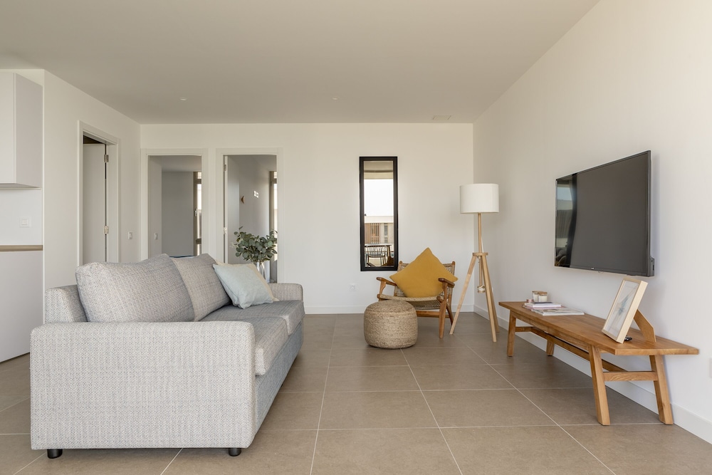 Nivaria Beach Apartments and Villas 30/66