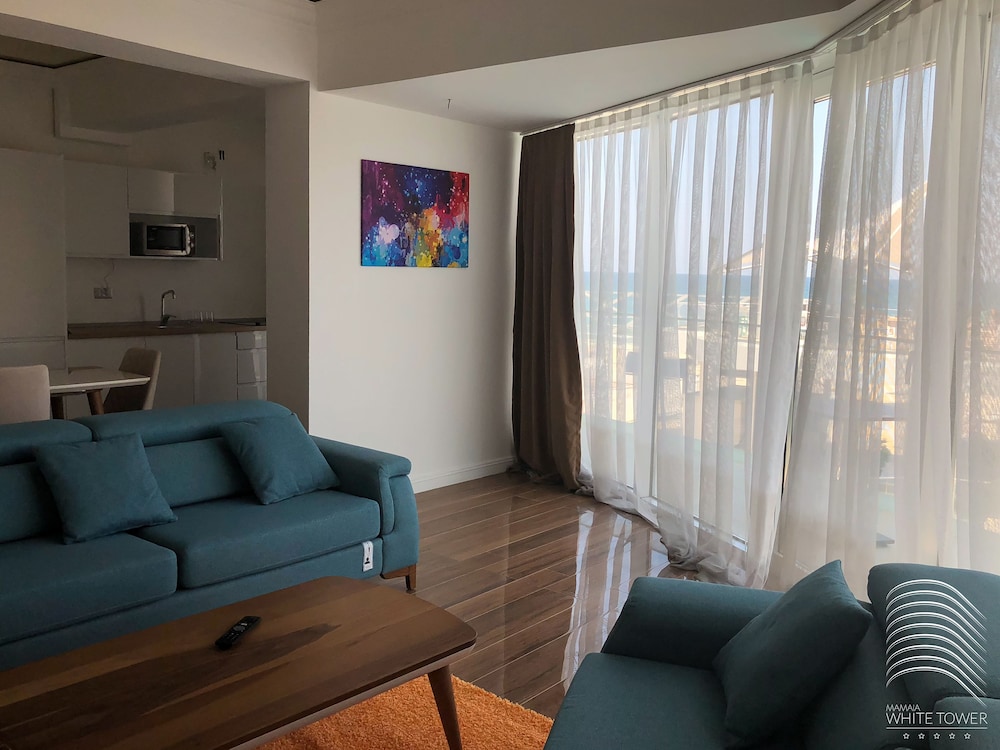 White Tower Mamaia 13/32