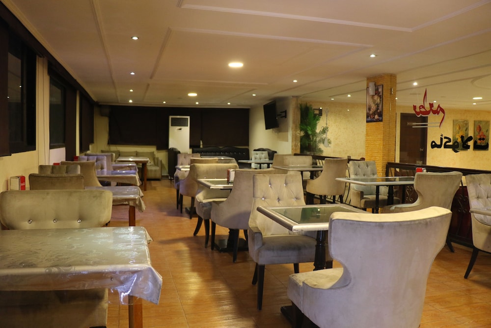 Grand Suites Hotel 57/66