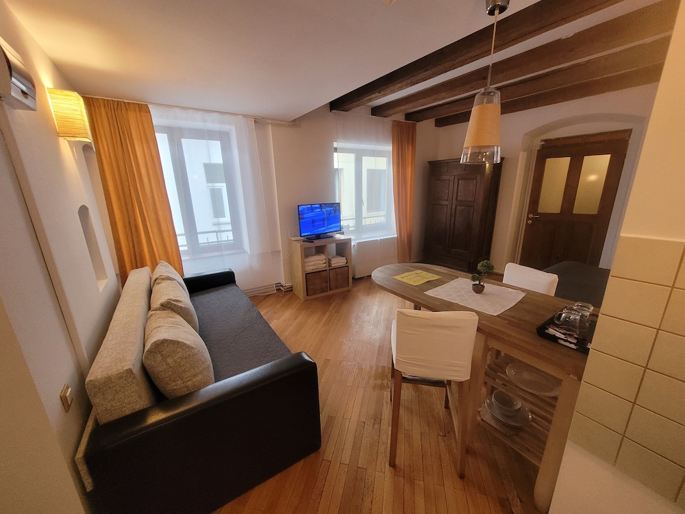 Main Square Apartments More 28/50
