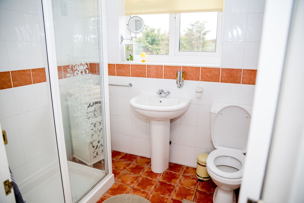 Bay Tree House B B 34/36