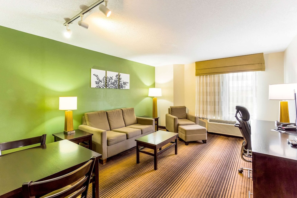 Sleep Inn and Suites Kingsport TriCities Airport 27/50