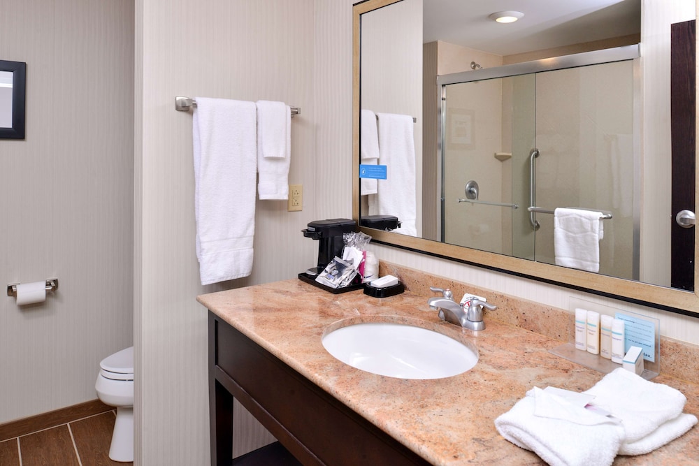 Hampton Inn & Suites California University-Pittsburgh 7/45