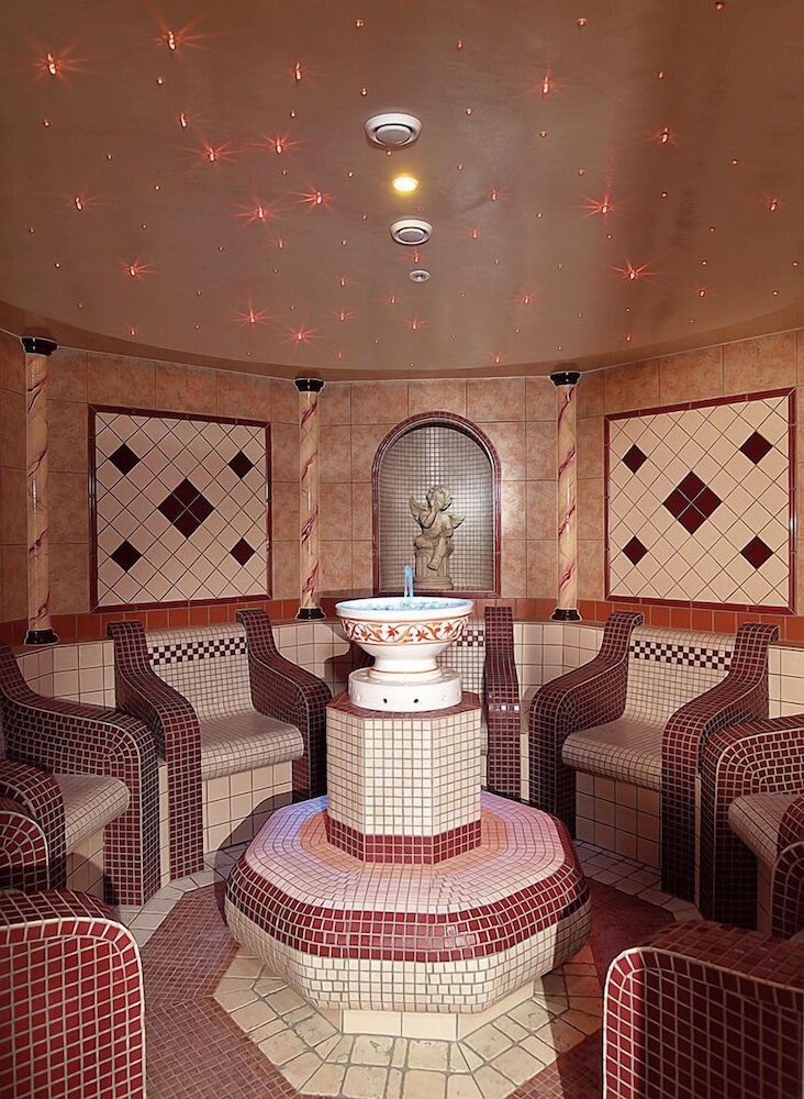 Almhof Hotel 28/48