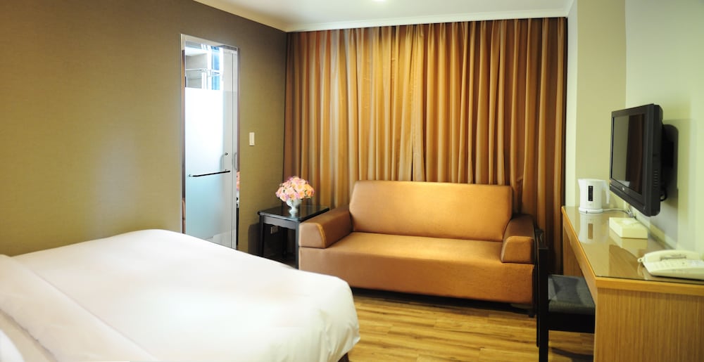 LUXURY, DOUBLE BED, NO WINDOW