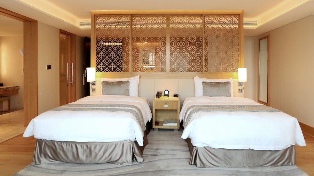 RIVER VIEW DELUXE TWIN ROOM