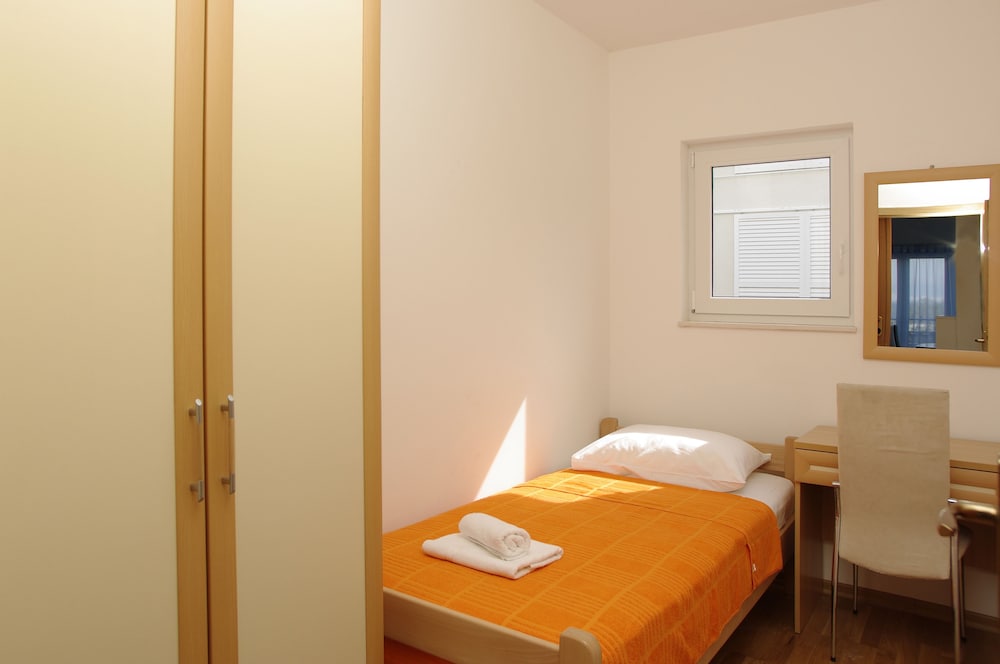 Aparthotel Marina Gromela 3/43