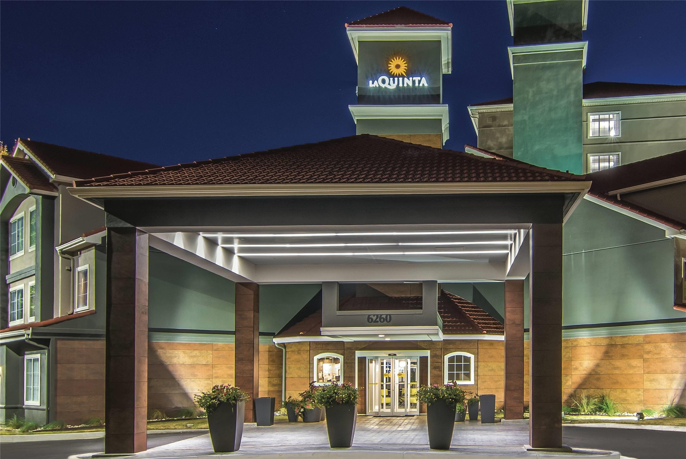 La Quinta Inn & Suites by Wyndham Atlanta Perimeter Medical 8/45