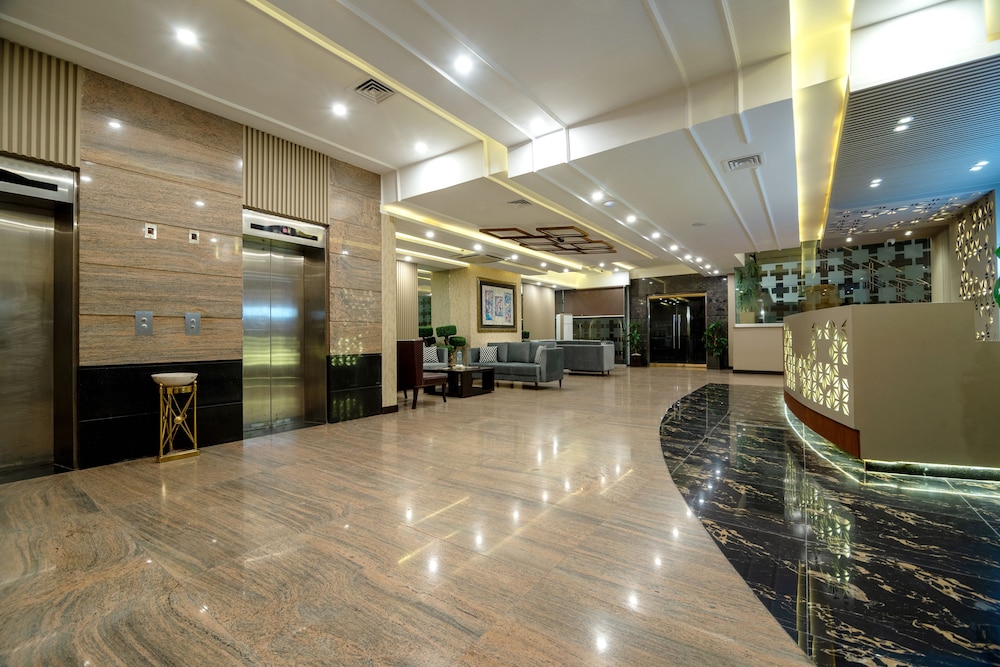 Hotel One Tower Gulberg 7/32