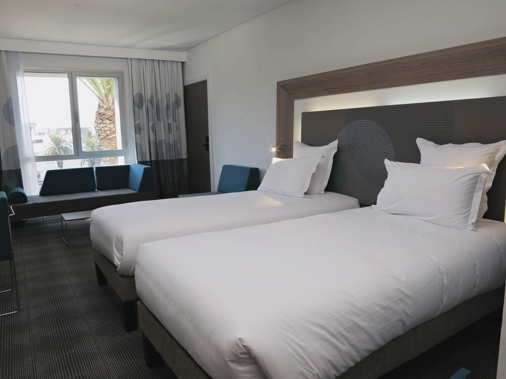 Superior, Twin Beds, Sea or Park View