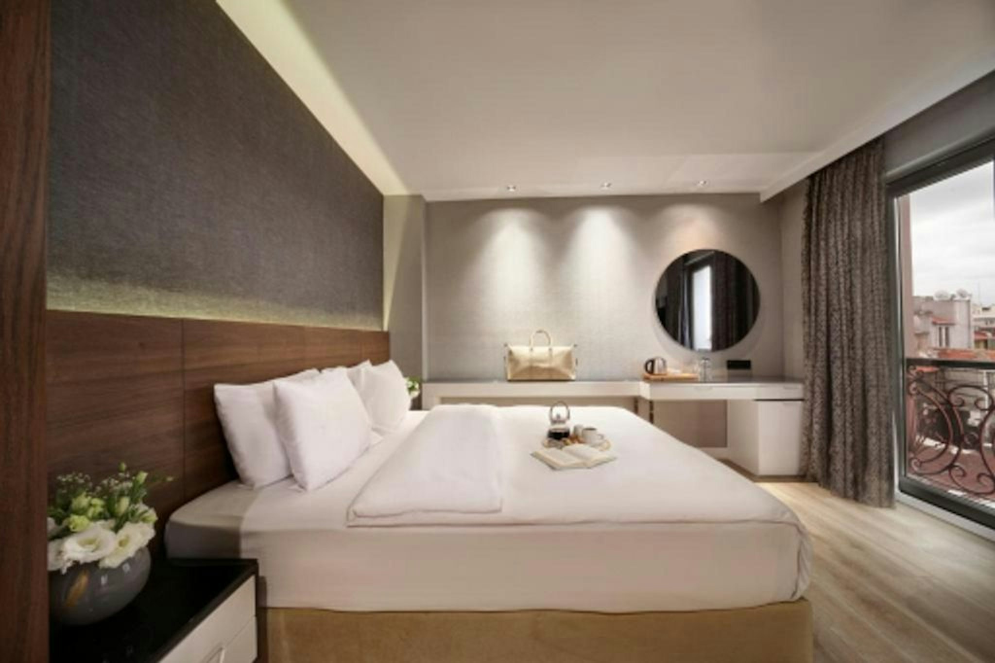 Dora Pera Hotel 10/63