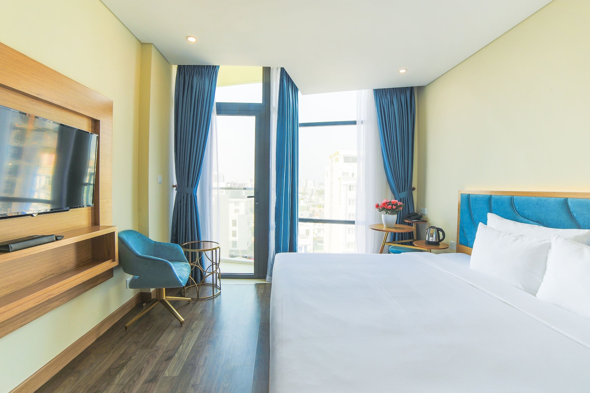 DELUXE, DOUBLE BED, BALCONY