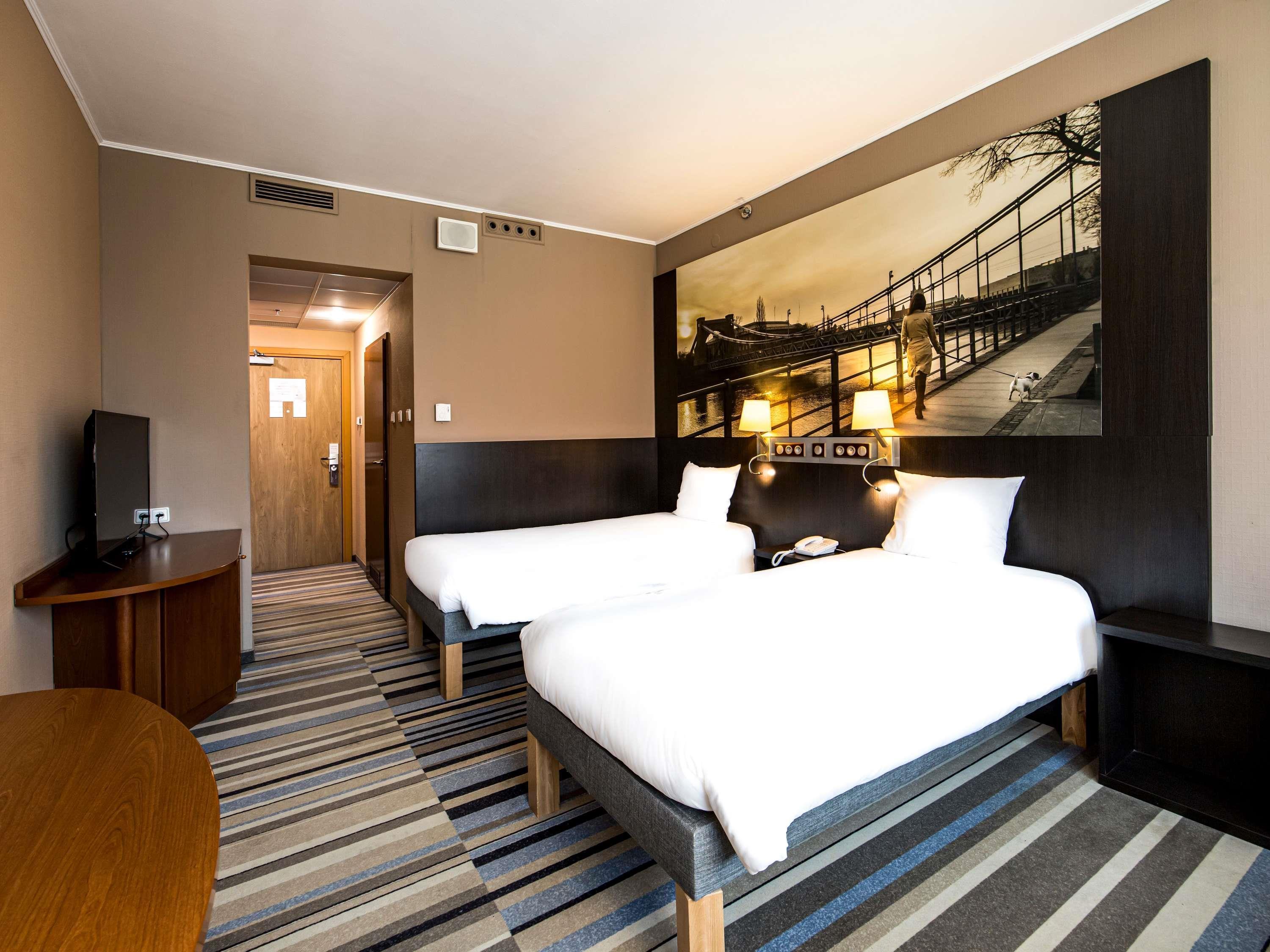 CLASSIC, 2 BEDS, CITY OR CATHEDRAL VIEW