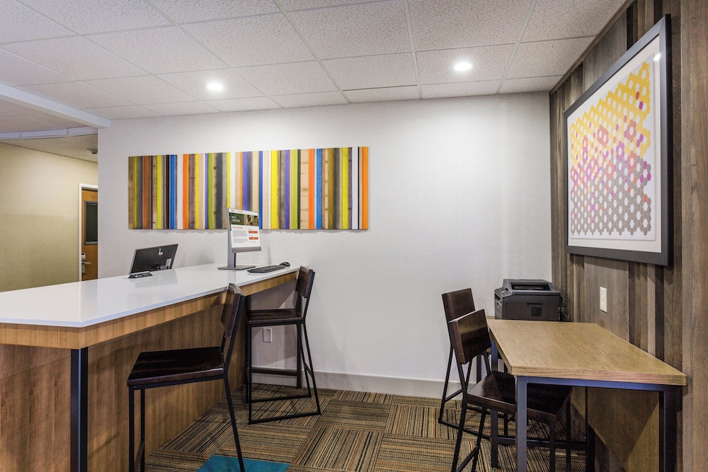 Holiday Inn Express Petersburg 48/70