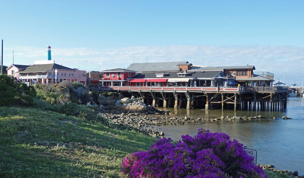 Holiday Inn Express At Monterey Bay 45/50