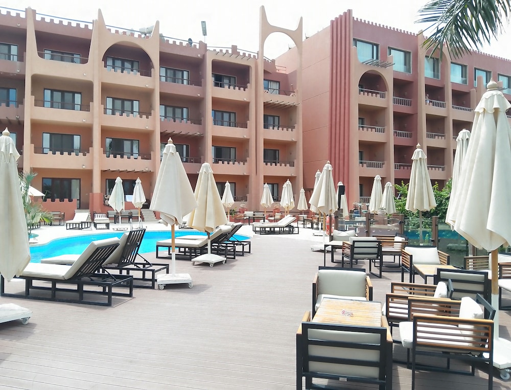 Africana Hotel & Spa 66/69