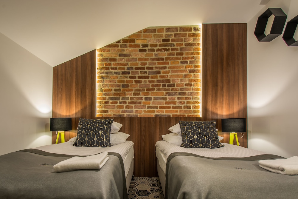 COMFORT, DOUBLE BED