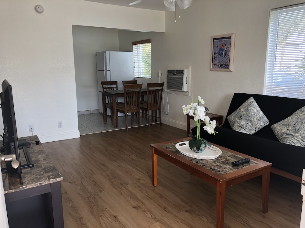 Coral Key Inn 45/71