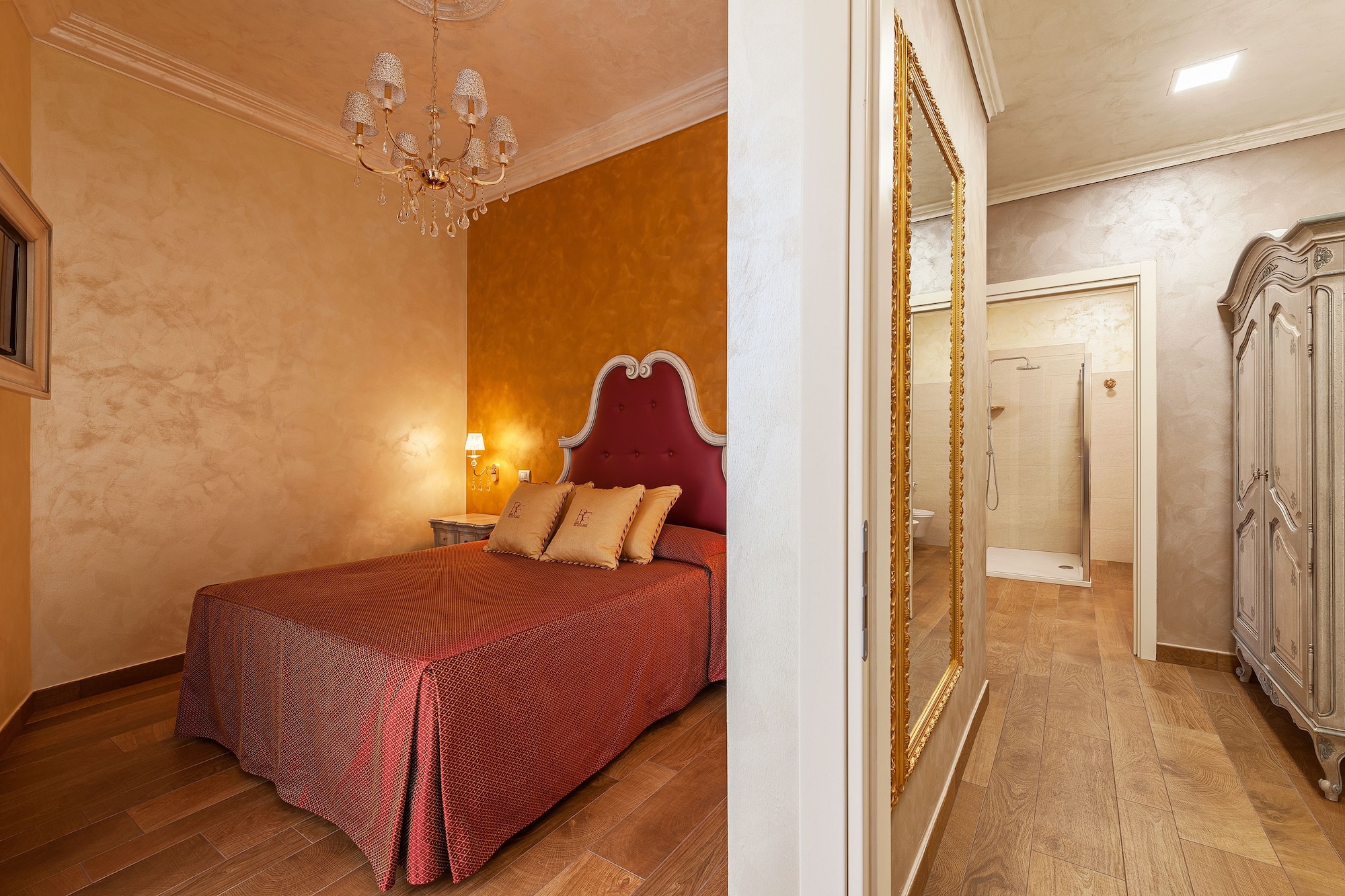 ROOM, QUADRUPLE