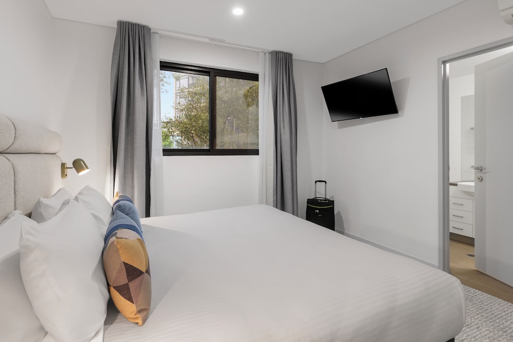 2 BEDROOMS, DELUXE, APARTMENT