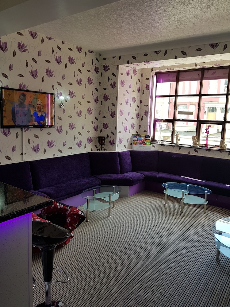 Trentham Private Hotel 28/50