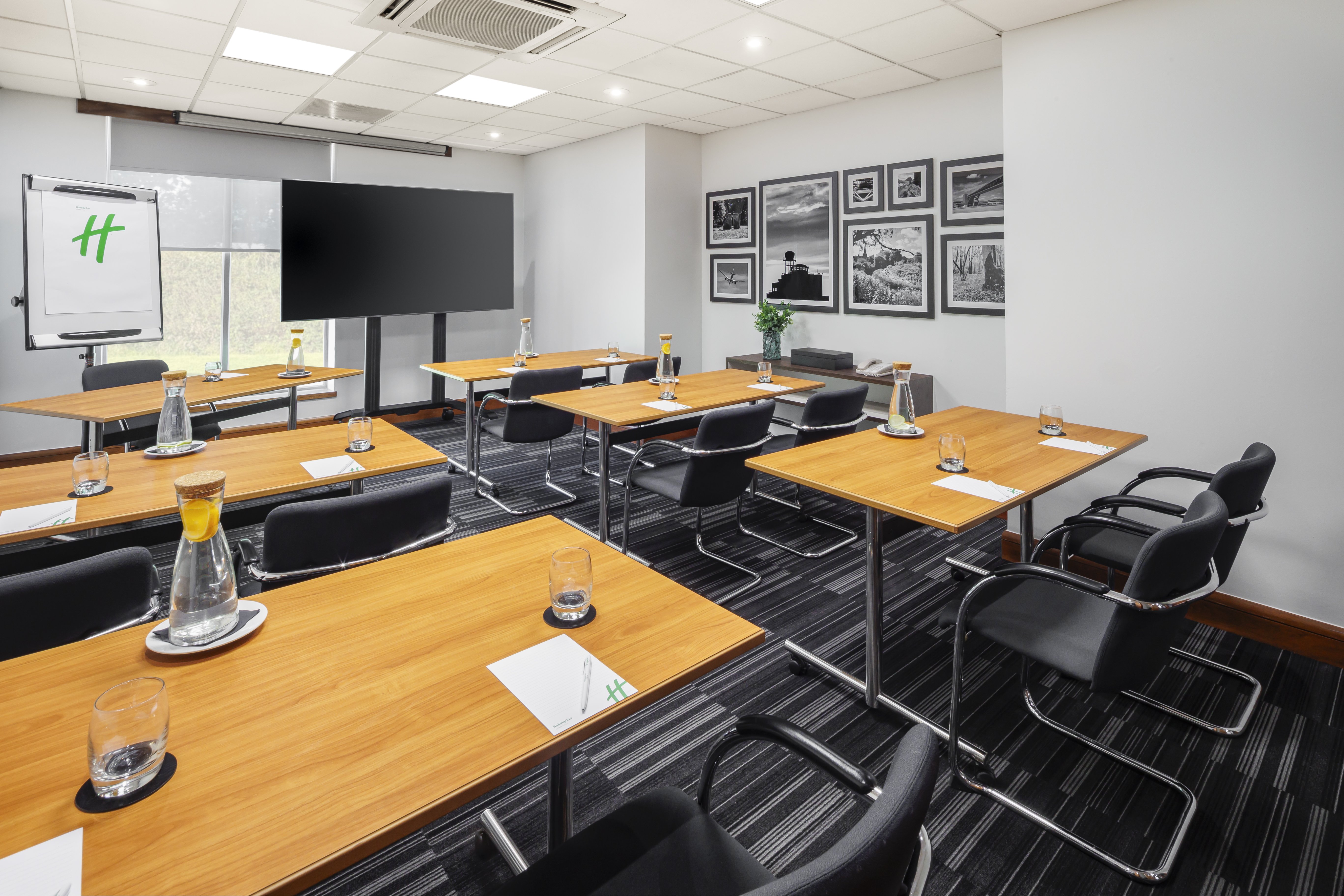 Holiday Inn Gatwick Airport 64/75