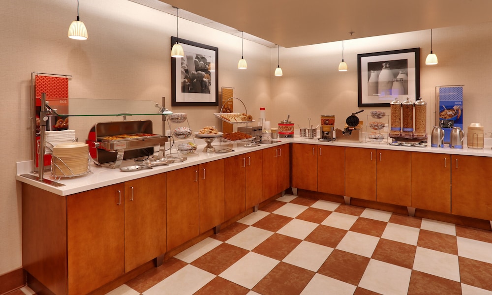Hampton Inn & Suites Orem 11/43