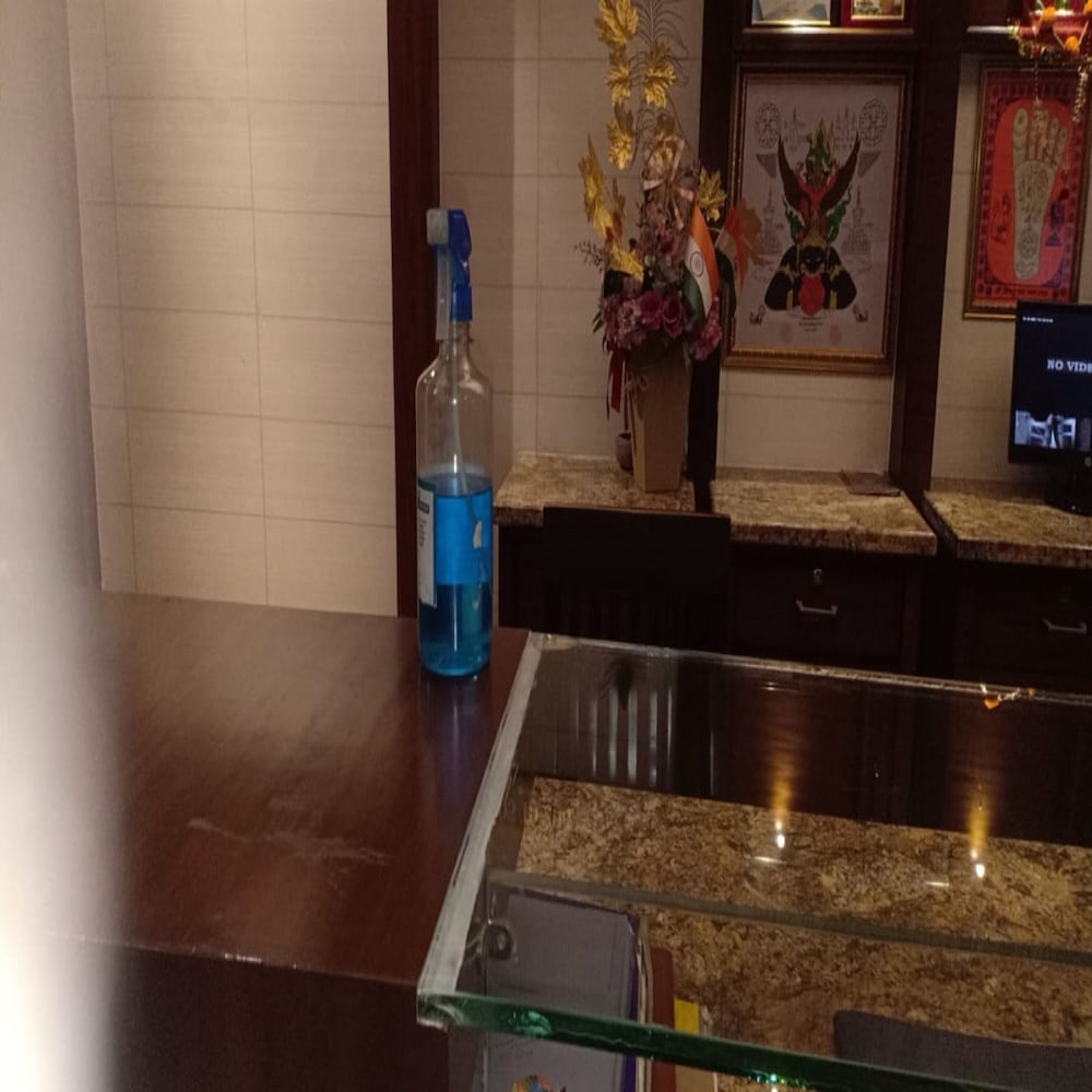 Hotel Jataka Inn 7/38