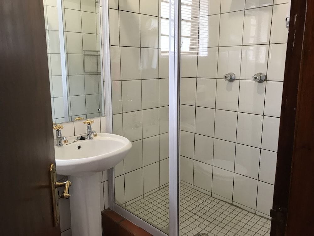 Waterhouse Guest Lodges 295 Indus Street 47/50