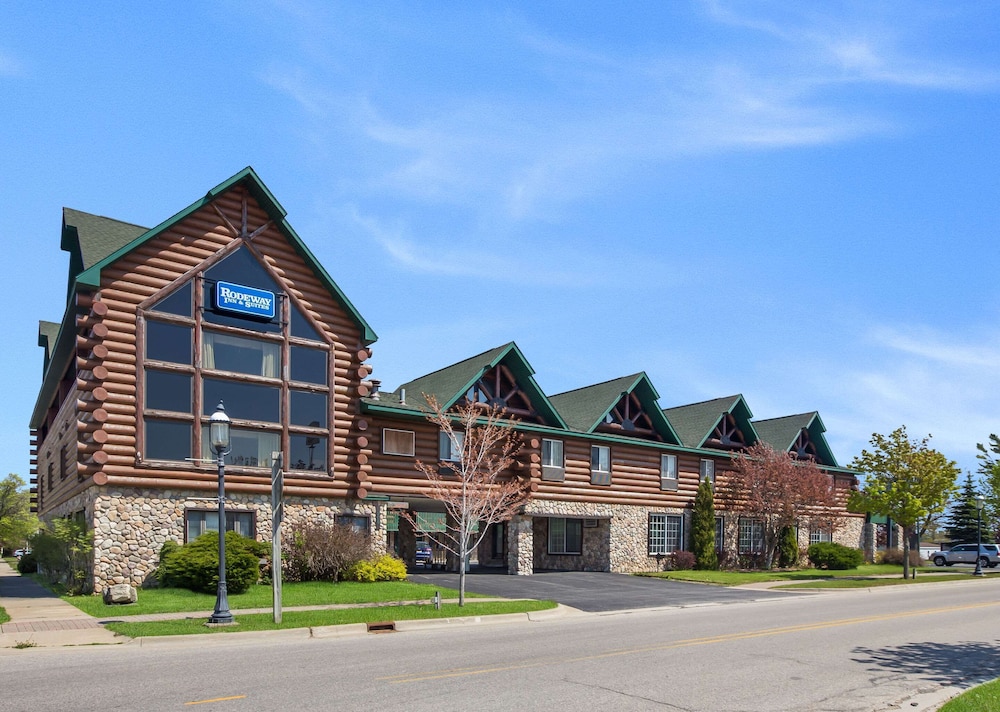 Days Inn by Wyndham Mackinaw City/Bridgeview Area 1/61