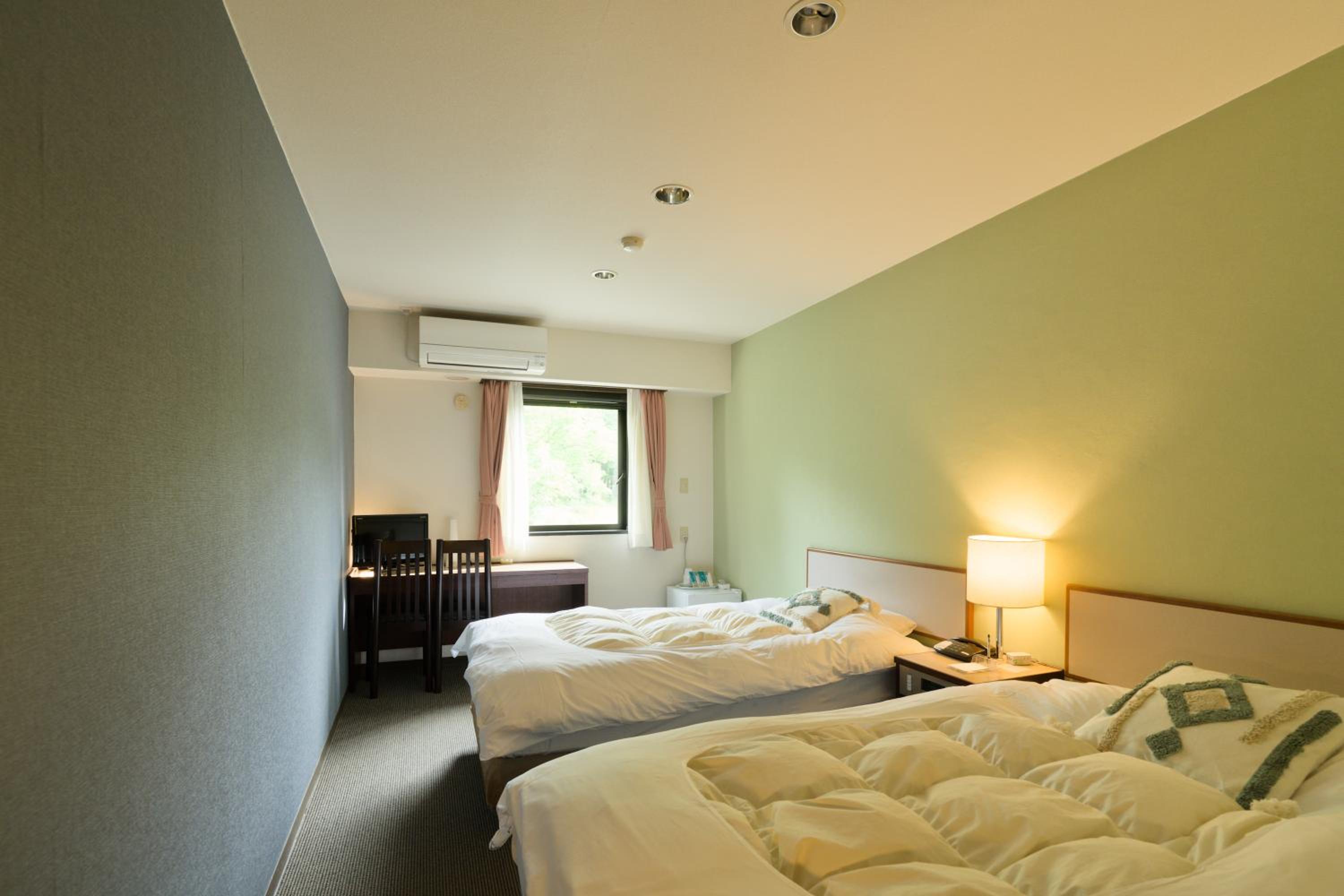 Standard, Twin Beds