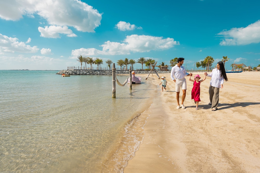 Bab Al Nojoum Hudayriyat Villas 41/62