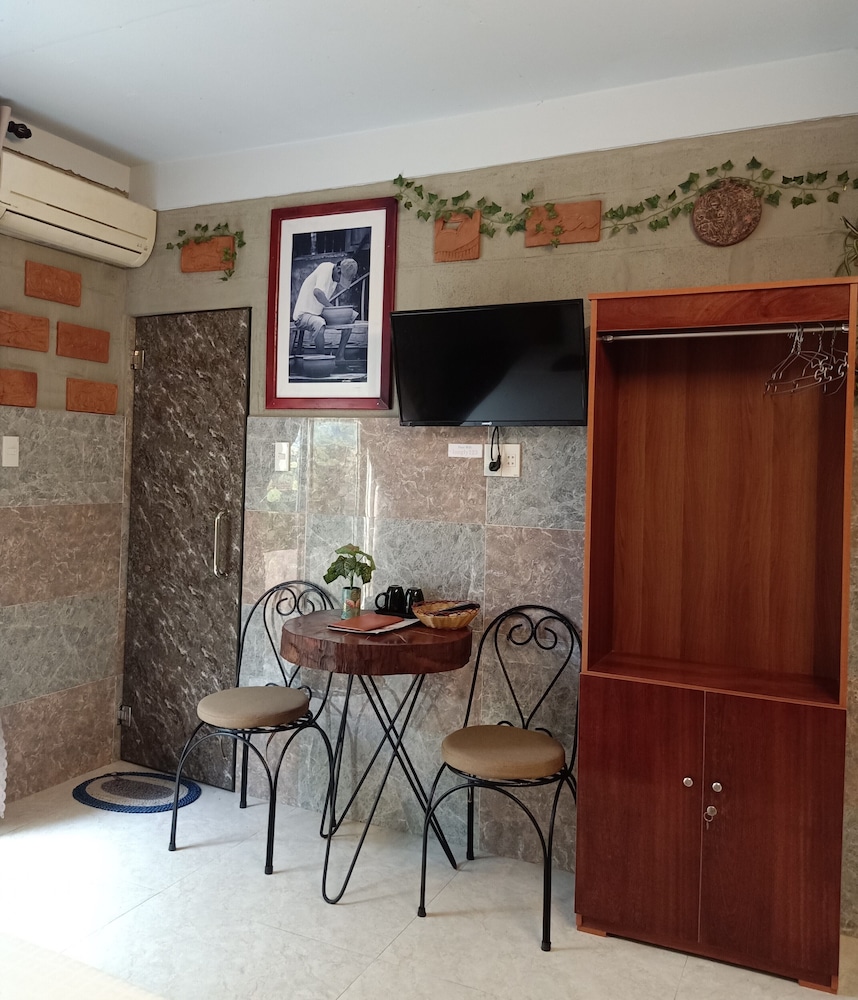 Terra Cotta Homestay And Hostel 27/36