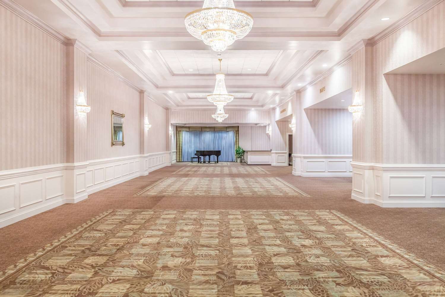 Wyndham Virginia Beach Oceanfront 34/64